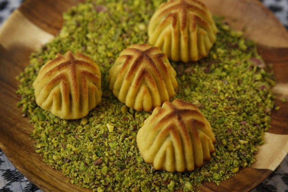 معمول بالفستق الحلبي